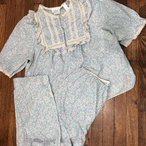Vintage | Intimates & Sleepwear | Vtg The British Collection Granny ...